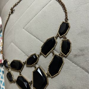 Black Elegant Neckpiece