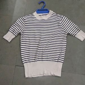 Women Stripping Round Neck Top