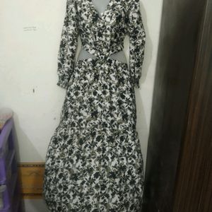 Side Kamar Cut Gown