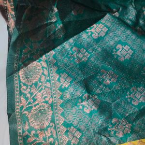 New Saree With Unstitched Blouse Piece