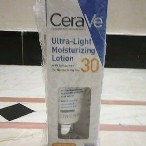 Ultra-Light Moisturizing Lotion With Sunscreen