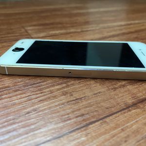 iPhone 5s In Ok Condition The Display Is Broken