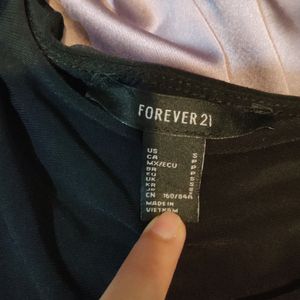 FOREVER 21 black crop top