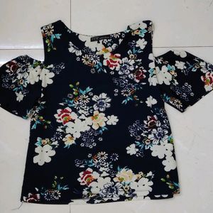 PRICE DROP ⬇️⬇️ ZARA BASIC Floral Top