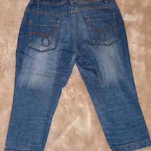 Girls' 3/4th Blue Jeans