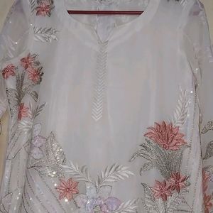 Beautiful Pakistani Kurti And Pant