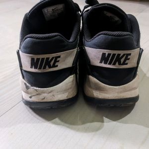 Nike LD Vector Shoes For Men UK 7. Used Condition