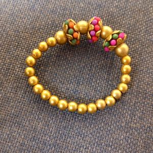 Cute Golden Bracelet With 3 Colourful Flowers