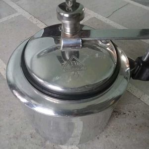 2 Litre Pressure Cooker