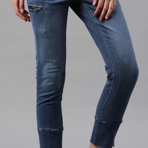 Women jogger Fit Cropped Stretchable Jeans