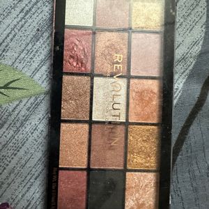 Untouched Makeup Revolution Eyeshadow Pallete