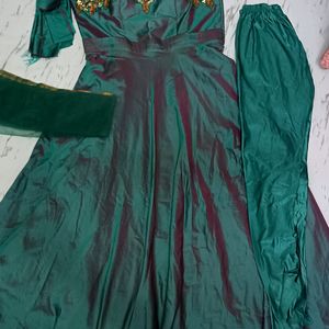 Beautiful Green Gown For Women 4pc