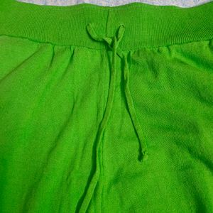 329Rs.Ribbed Green Shorts