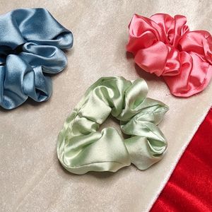 Beautiful Shinning Scrunchies Pack Of 20 Pieces ❤