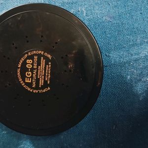 Europe Girl Natural Beige Shade Waterproof Compact