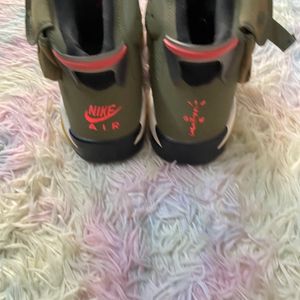 Air jordan Retro travis (copy)