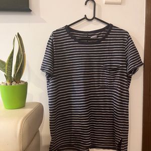 ‘Old Navy’ Blue and White Striped T Shirt w Pocket