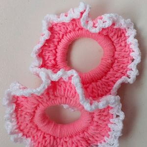 Crochet Hair Scrunchies in Pink And White