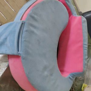 Feeding Pillow With A Freebie For The Baby