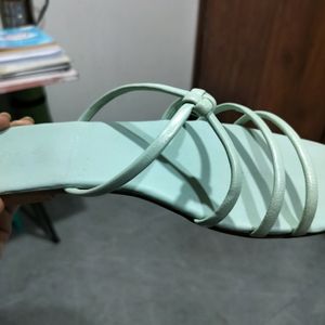 Flats footwear for women