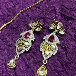 Majestic Glow: Kundan Pearl Drop Necklace**