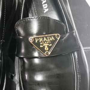 Shoe (Prada)