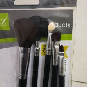 Cosmetic Brush Brand New 5 Pc