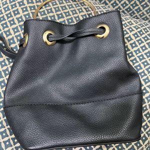 DressBerry Black Bucket Handbag With Small Wallet