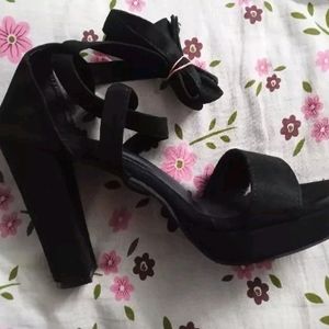 FROH FEET Strappy Heel for Women Black Chunky