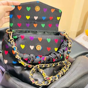 Cute heart sling bag 💚🖤🩶❤️🩷