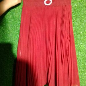 Woman Solid Pleated Red Skirt