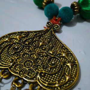 Women Gold Toned Handcrafted Multicolour Necklace