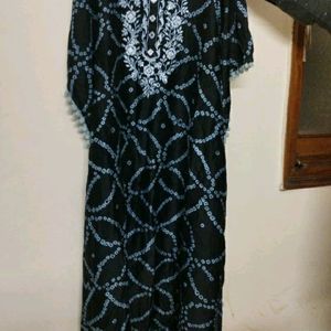 Bandhej Chikankari Embroidered Kaftan