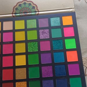 Ucanbe Eyeshadow Palette