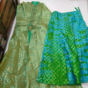 Kurta Set With Skirt