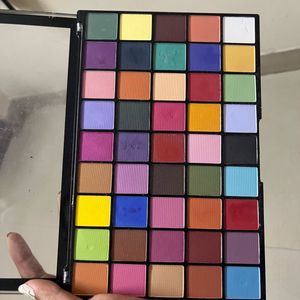 Huge Eyeshadow Palette