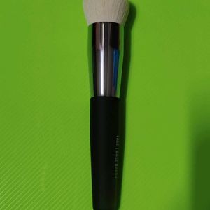 Huda Beauty Mini Base Face Brush