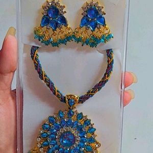 New Sapphire BLUE Pendant Necklace & Earring Set