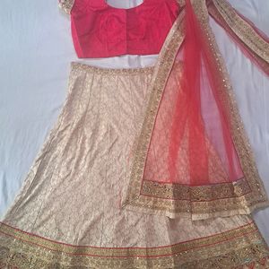 Golden Heavy-Work Lehnga