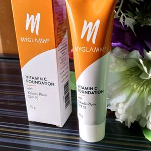 🆕MyGlamm Vitamin C Foundation - Peach (Light Cool