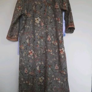 olive kurta set with floral design