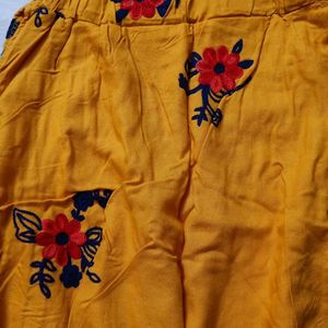 Thread embroidered Mustard cro top