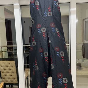 🛍️❤️ Hurry‼️Center Cut Kurta With Artwork