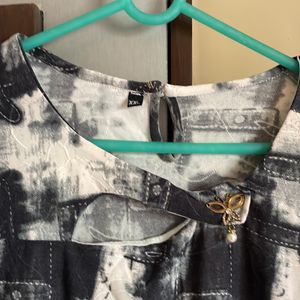 Abstract Print Top