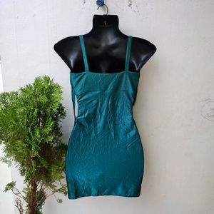 ASOS DESIGN(MADE IN U.K) METALLIC GREEN PARTYWEAR