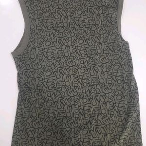 Sleeveless T shirt