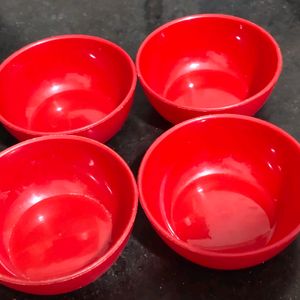 4 Small Bowls