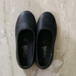 Black Shoe