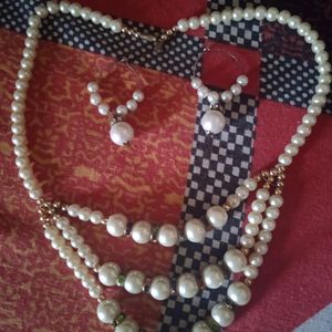 Pearls Necklace Set