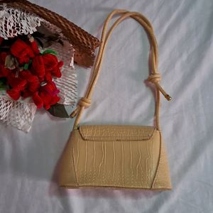 🔥Price Drop🔥Yellowish Bucket Small Handbag 👜